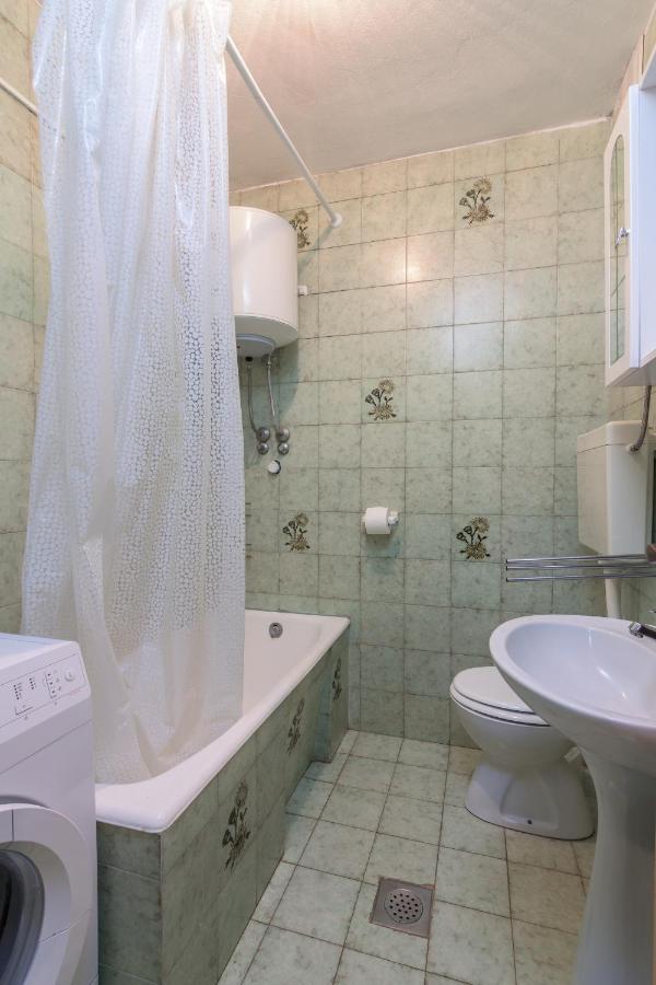 With A Parking Space - 16053 Apartman