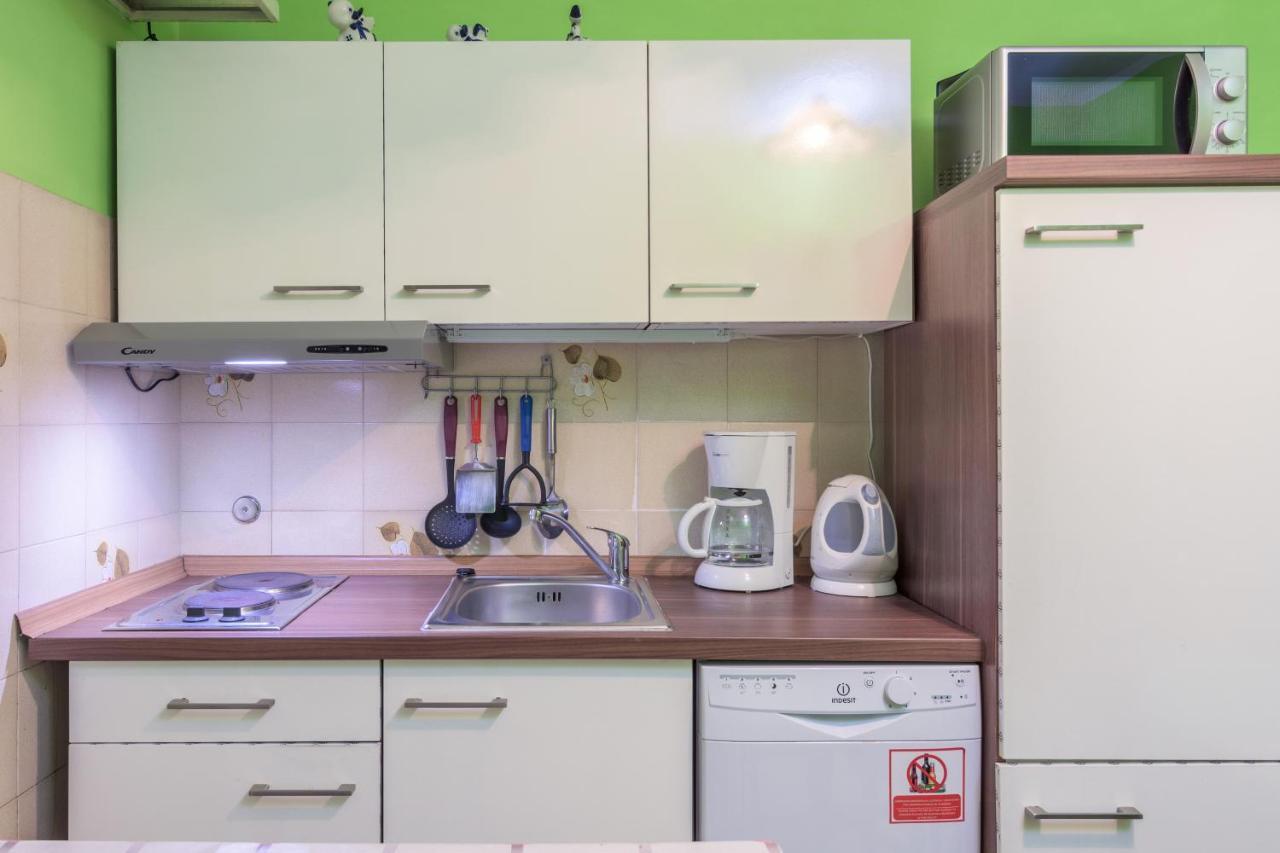 Apartman With A Parking Space - 16053 Póla
