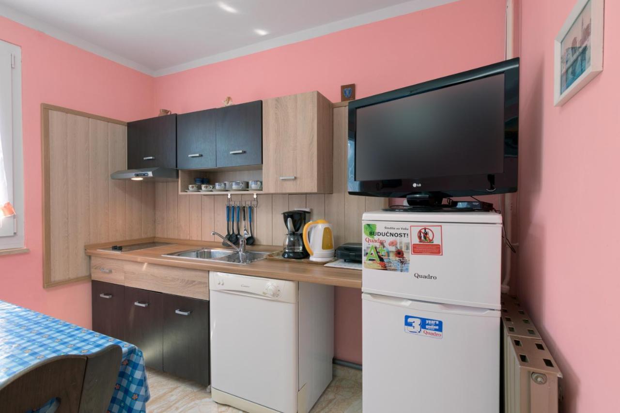 Apartman With A Parking Space - 16053 Póla